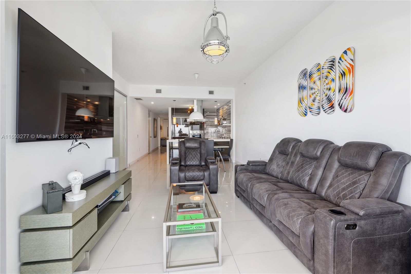 1100 Biscayne Blvd # 4303