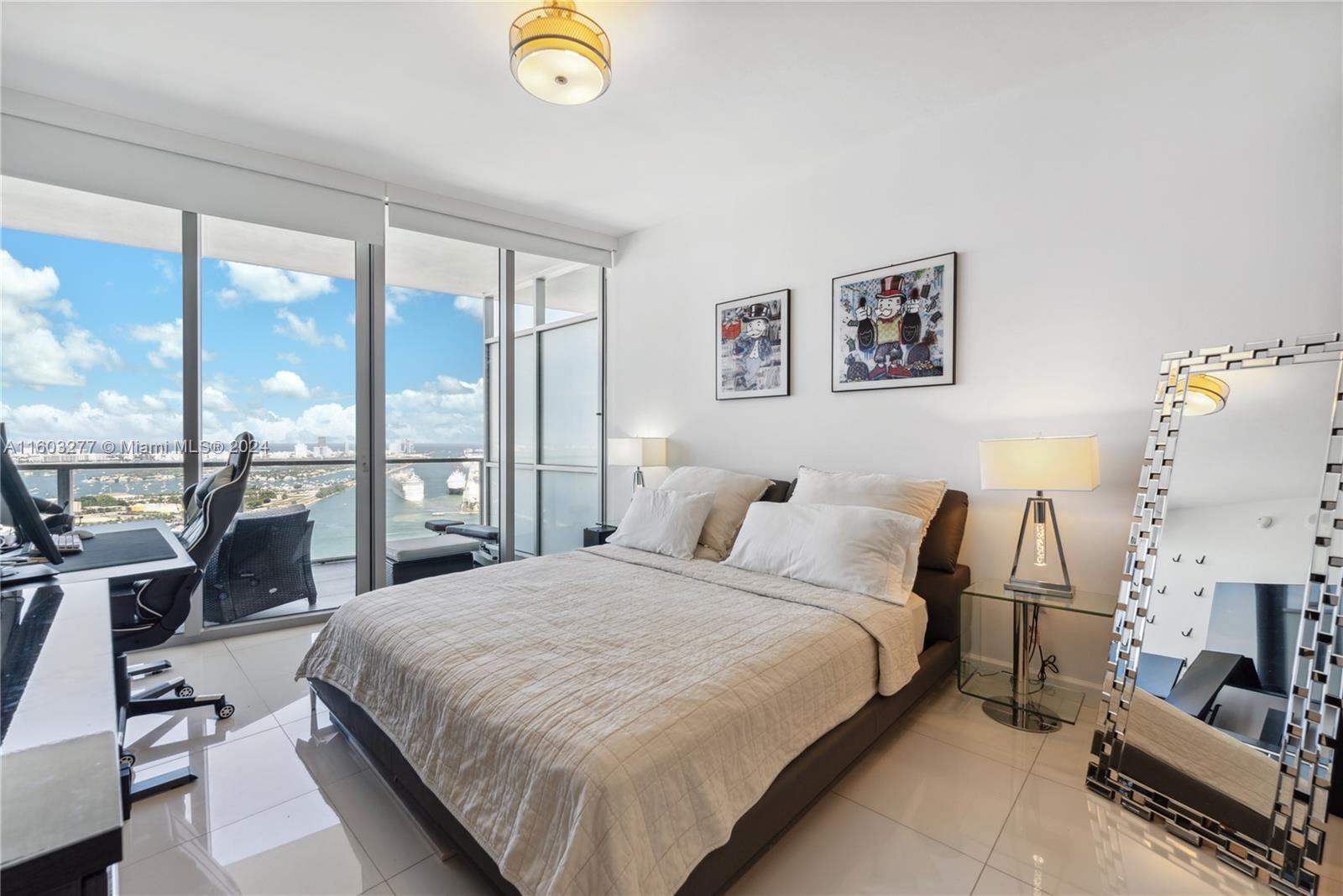 1100 Biscayne Blvd # 4303