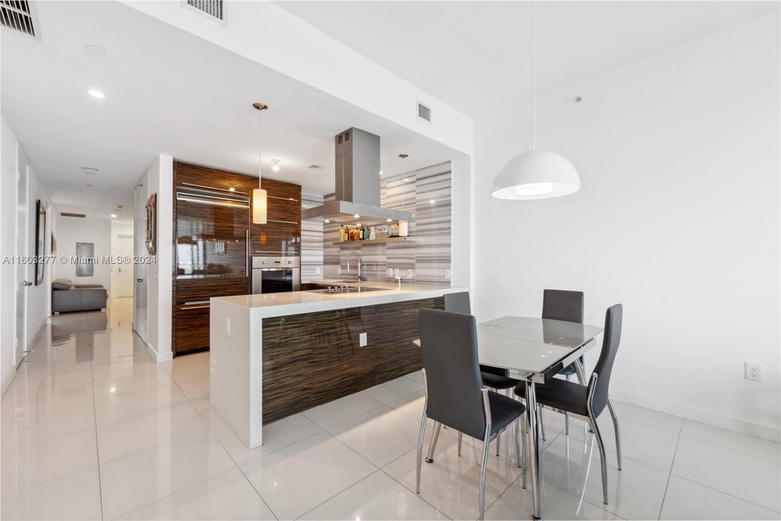 1100 Biscayne Blvd # 4303