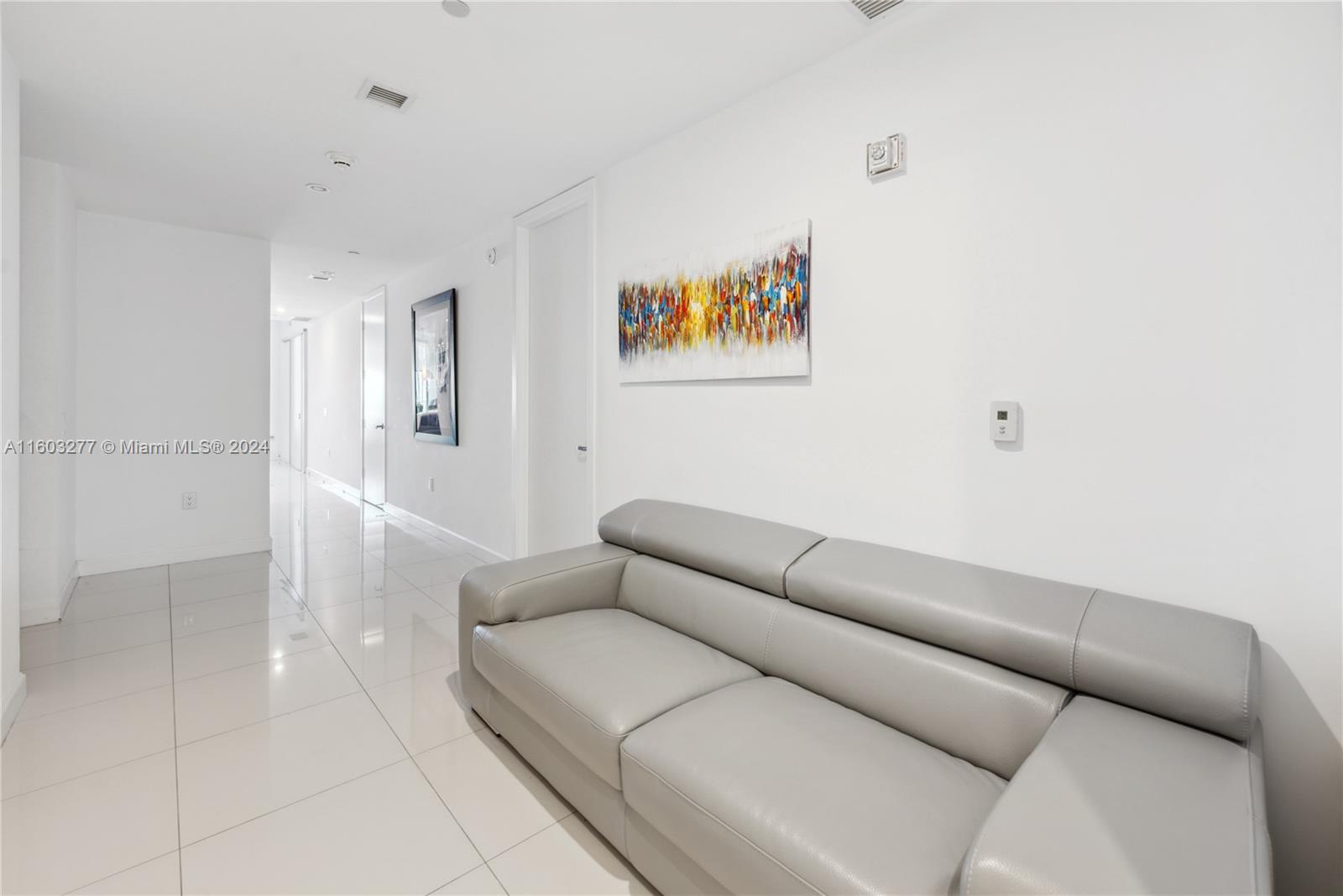 1100 Biscayne Blvd # 4303