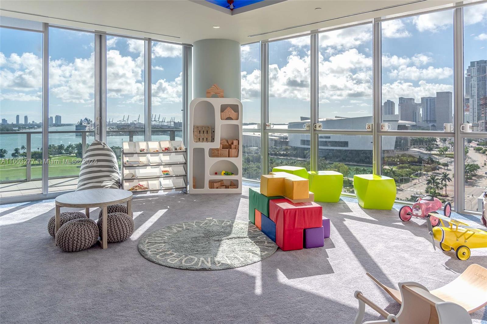 1100 Biscayne Blvd # 4303
