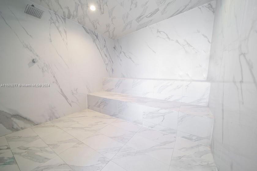 1100 Biscayne Blvd # 4303