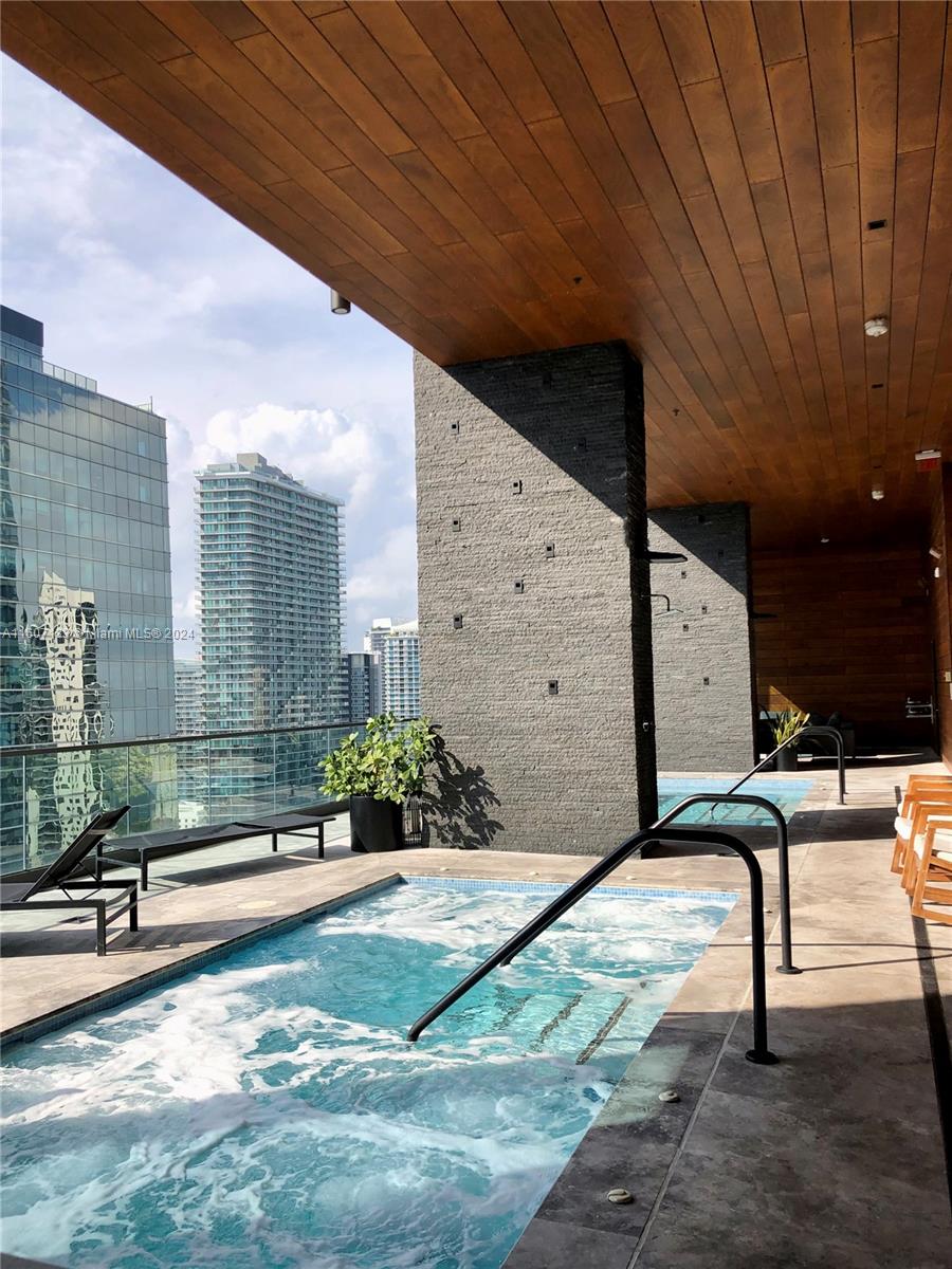 1451 Brickell Ave # 4003
