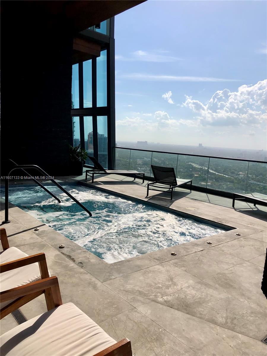 1451 Brickell Ave # 4003