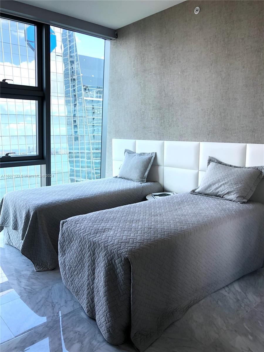 1451 Brickell Ave # 4003
