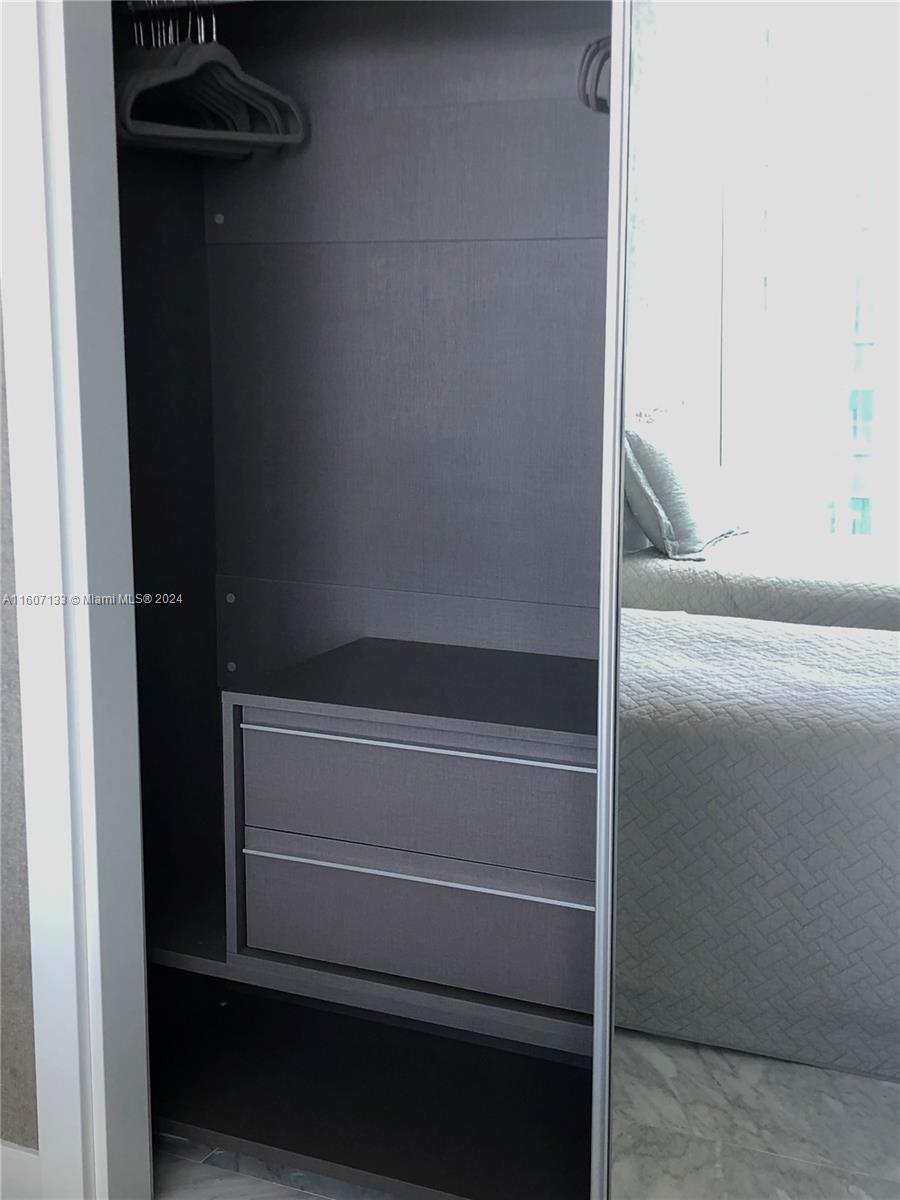 1451 Brickell Ave # 4003