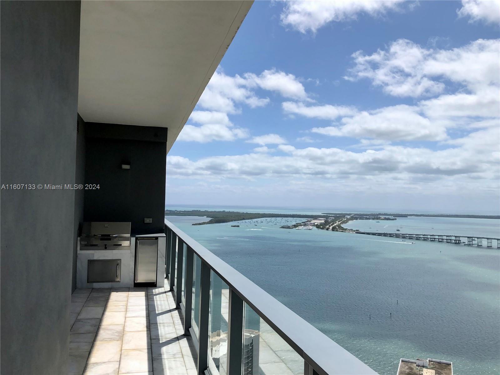 1451 Brickell Ave # 4003