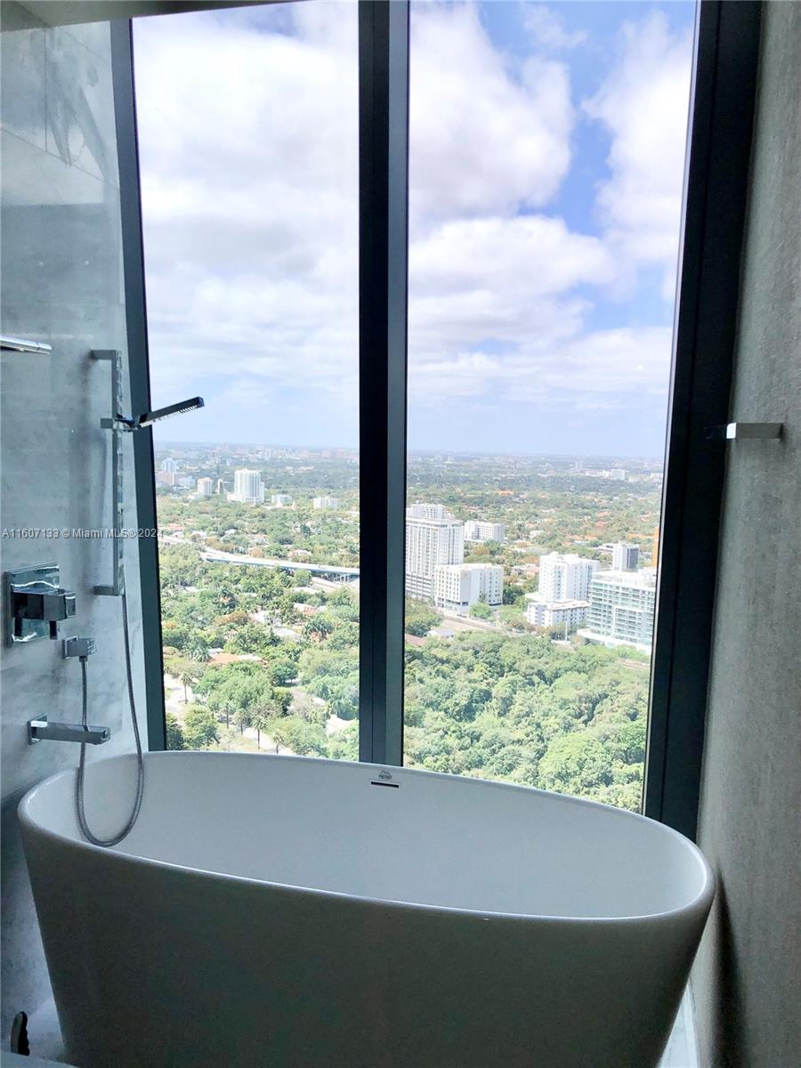 1451 Brickell Ave # 4003