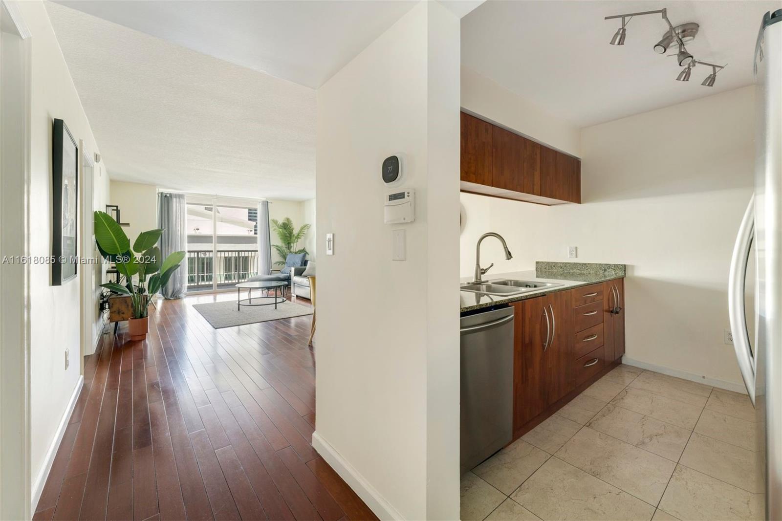 1200 Brickell Bay Dr # 2707