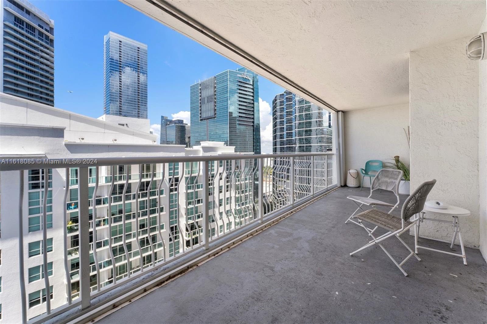 1200 Brickell Bay Dr # 2707