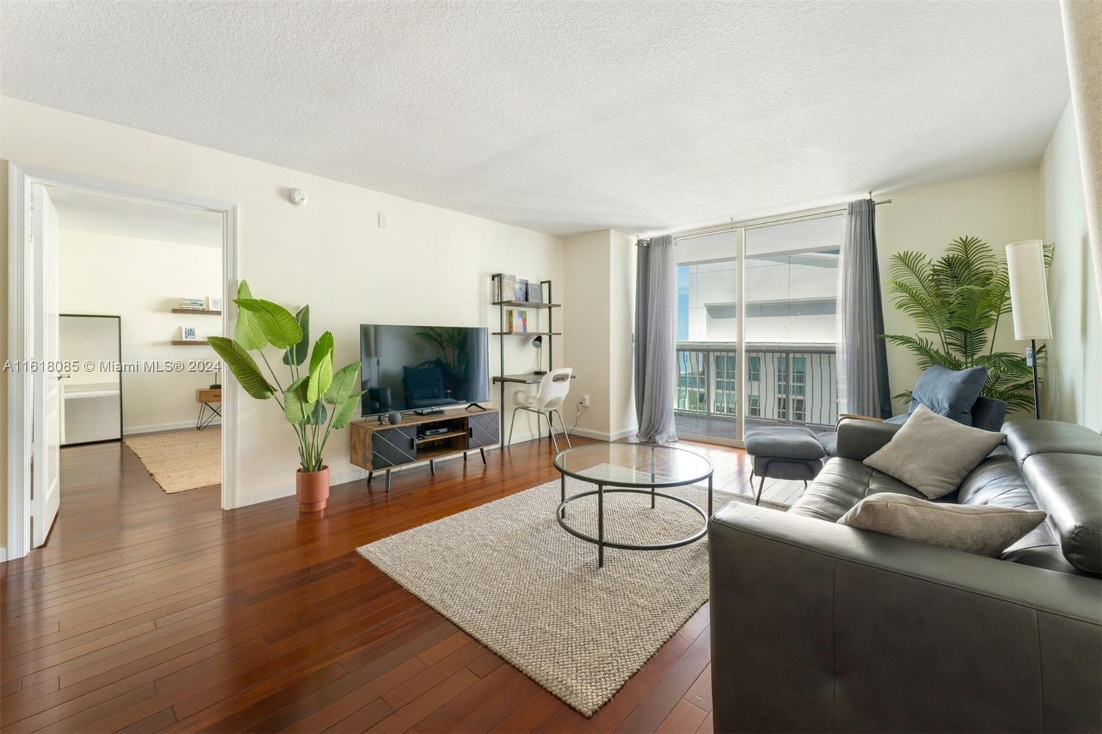 1200 Brickell Bay Dr # 2707