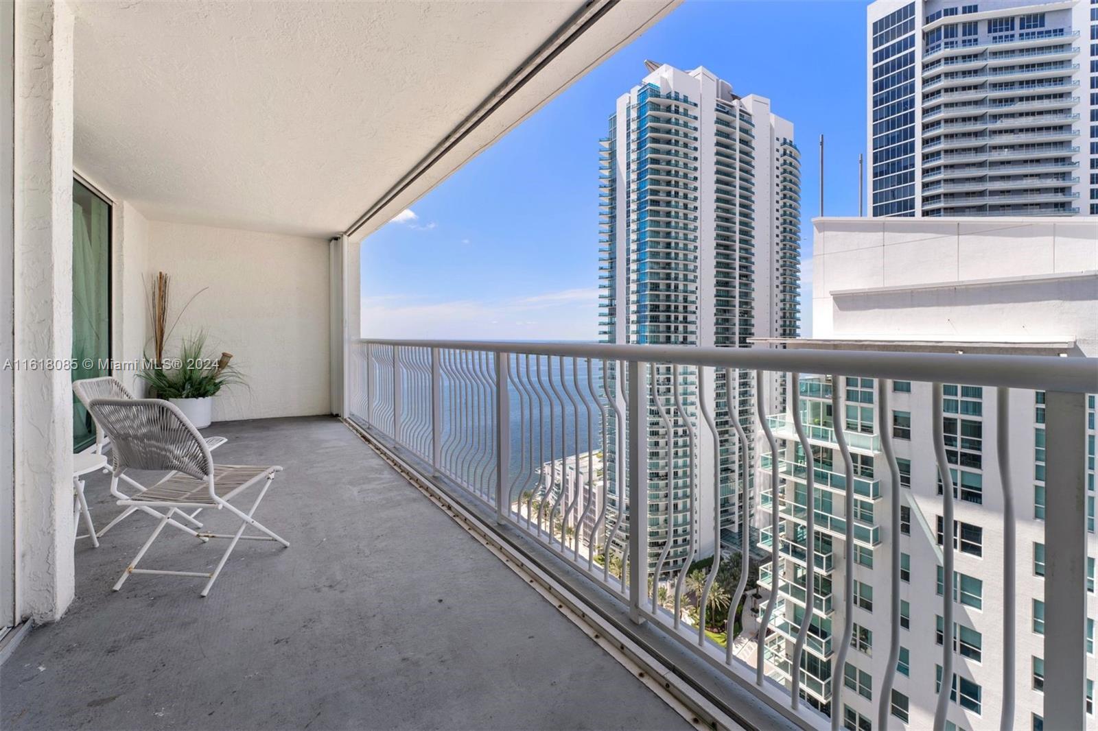 1200 Brickell Bay Dr # 2707