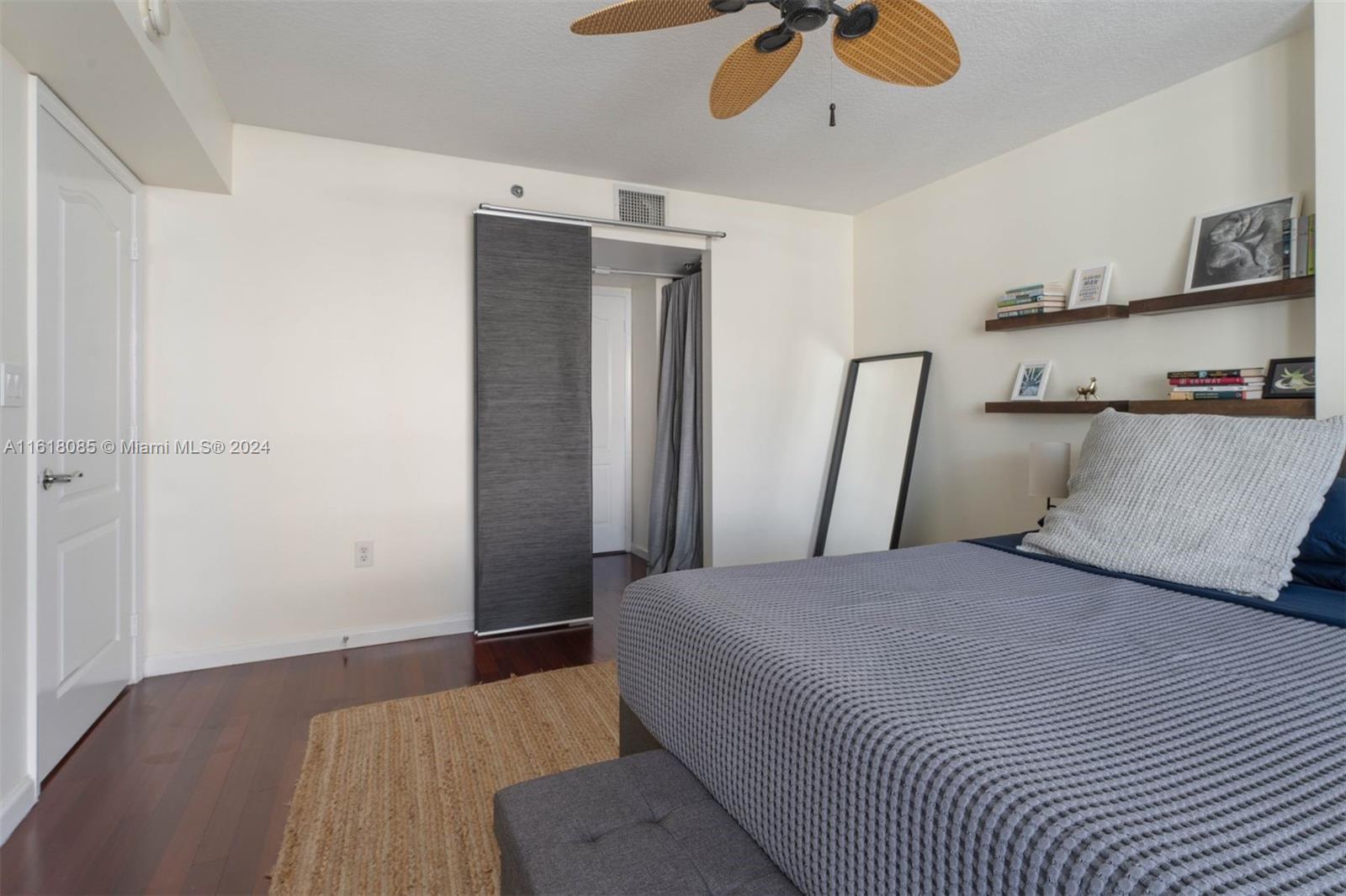 1200 Brickell Bay Dr # 2707
