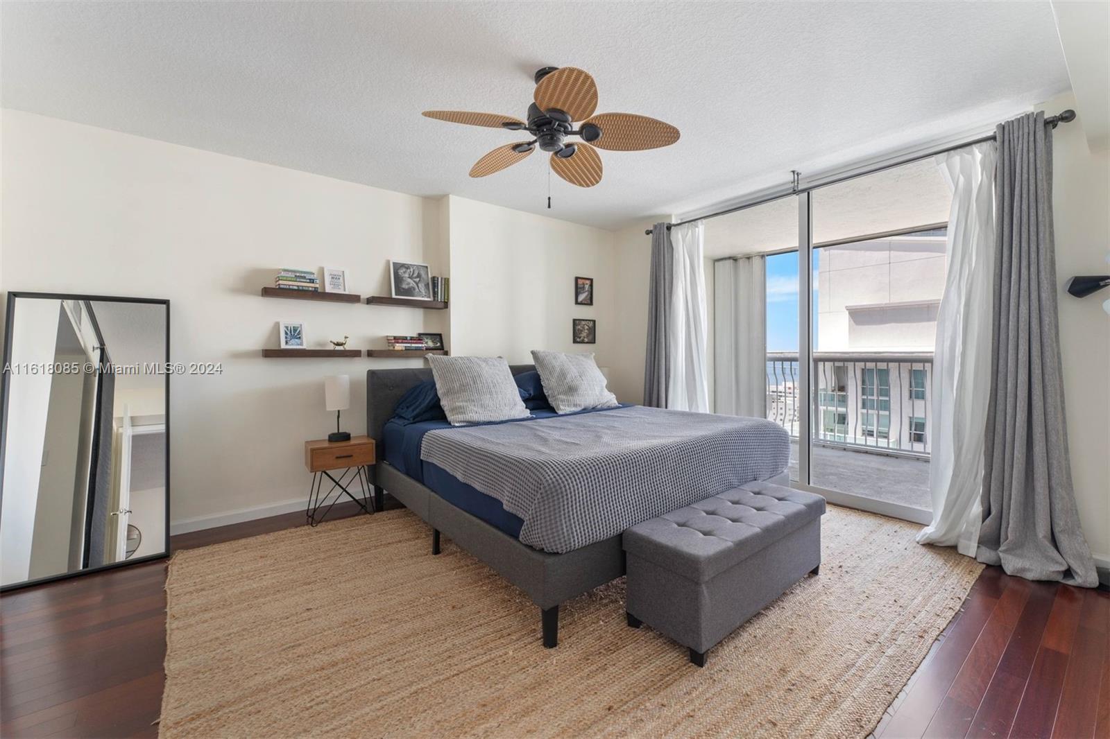 1200 Brickell Bay Dr # 2707