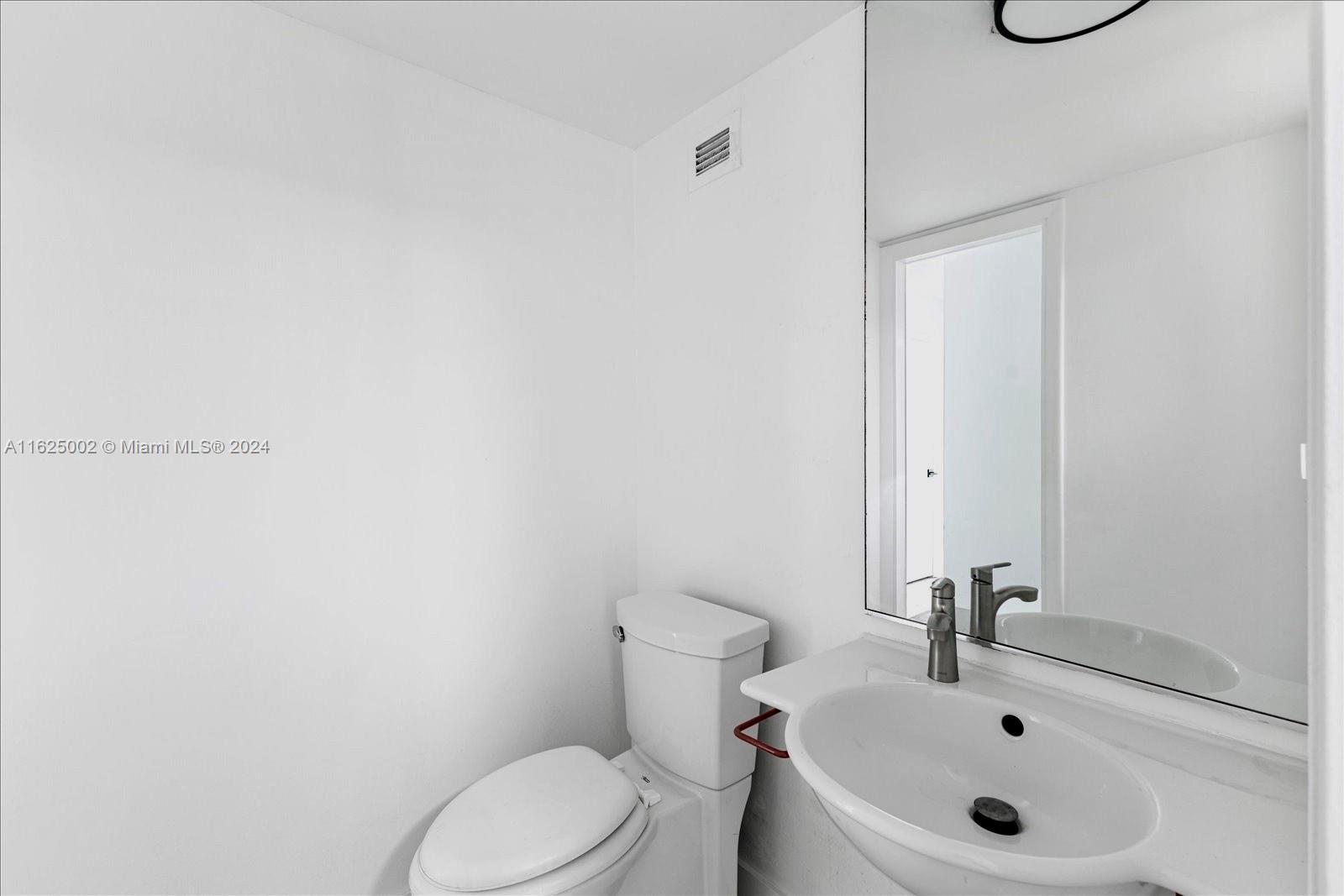 5 Island Ave # 16E