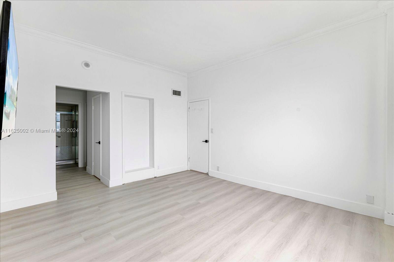 5 Island Ave # 16E