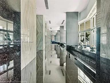 335 S Biscayne Blvd # 4107