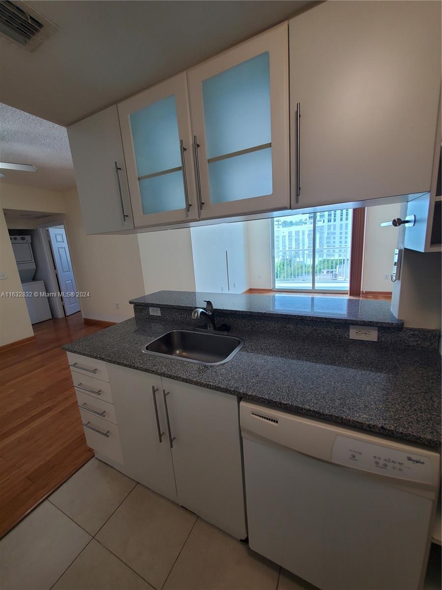 275 NE 18th St # 801