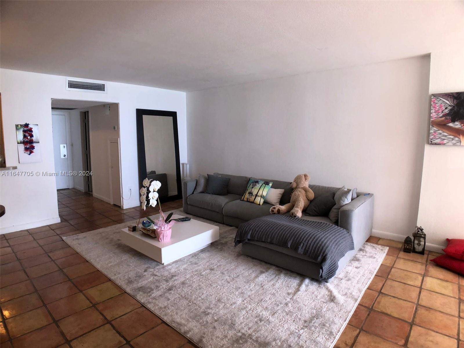6450 Collins Ave # 1508
