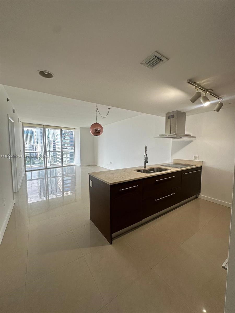 495 Brickell Ave # 1609