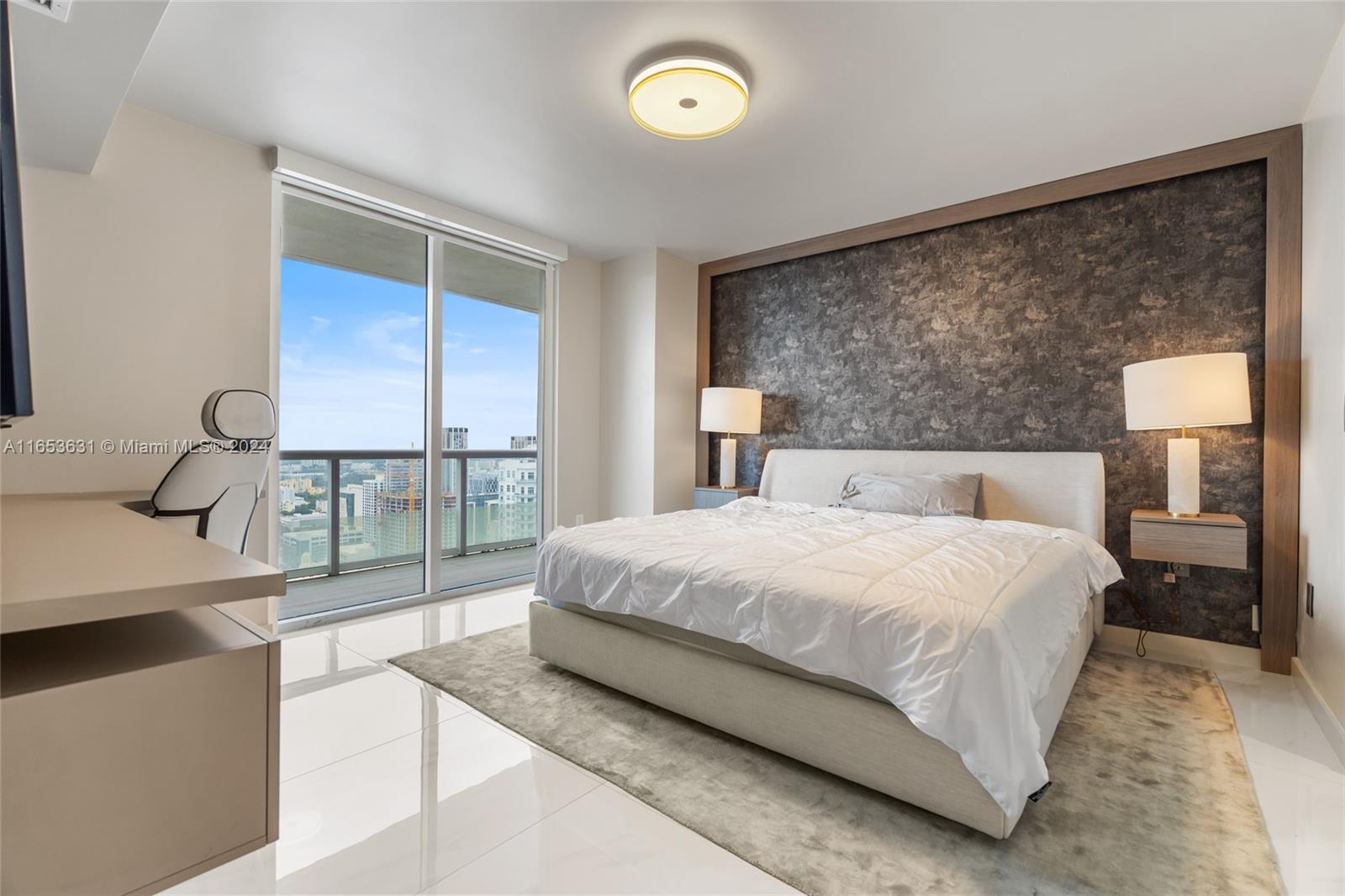 50 Biscayne Blvd # 4411