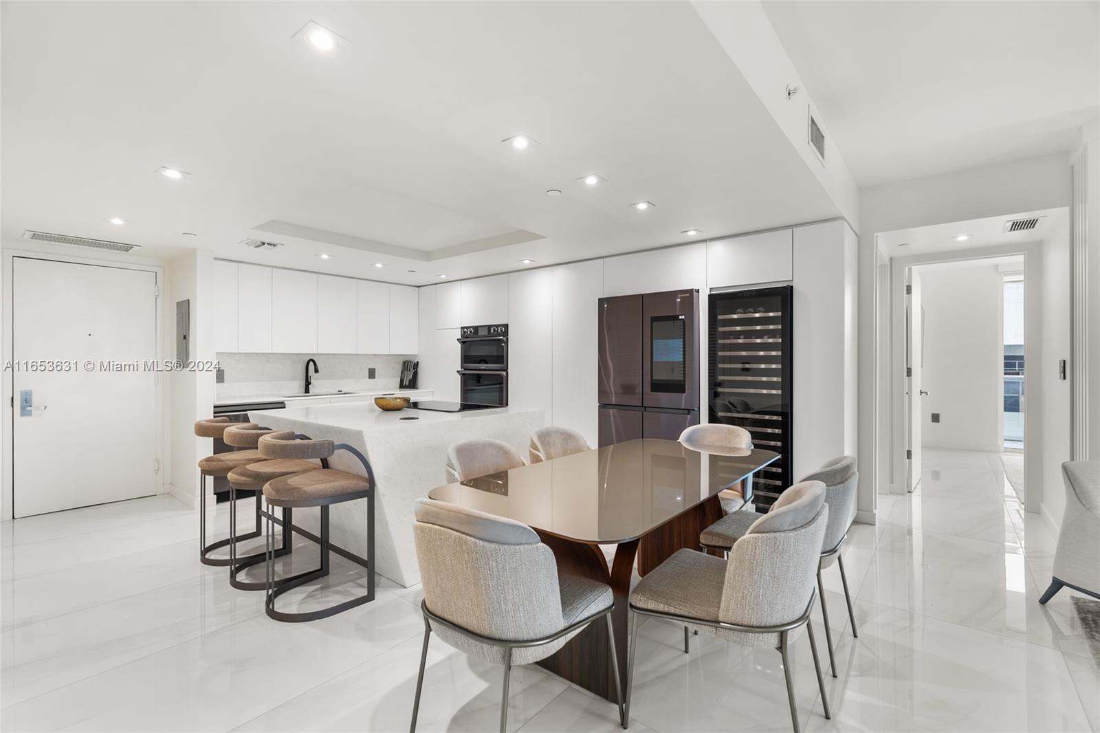 50 Biscayne Blvd # 4411