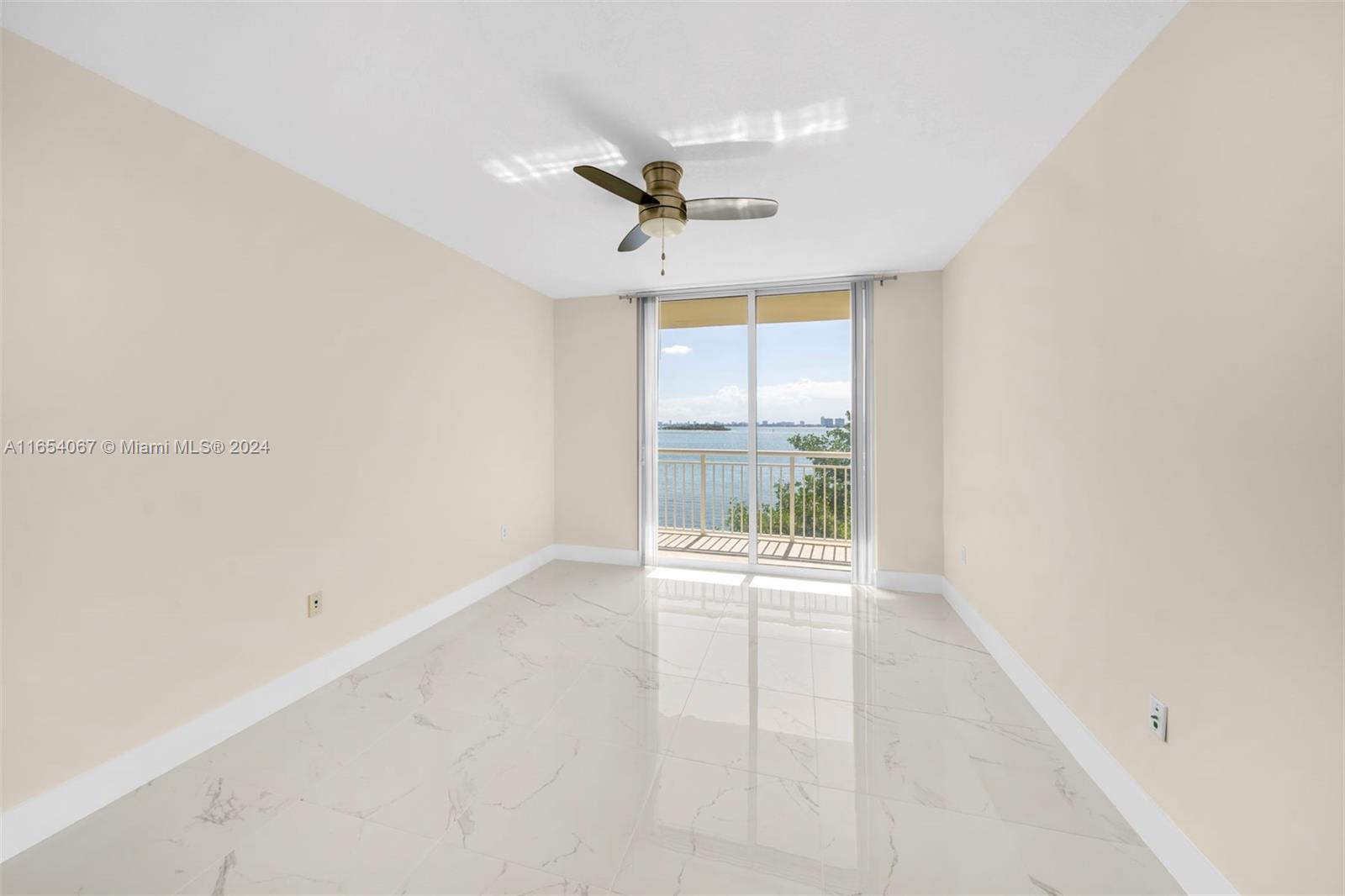 2000 N Bayshore Dr # 320