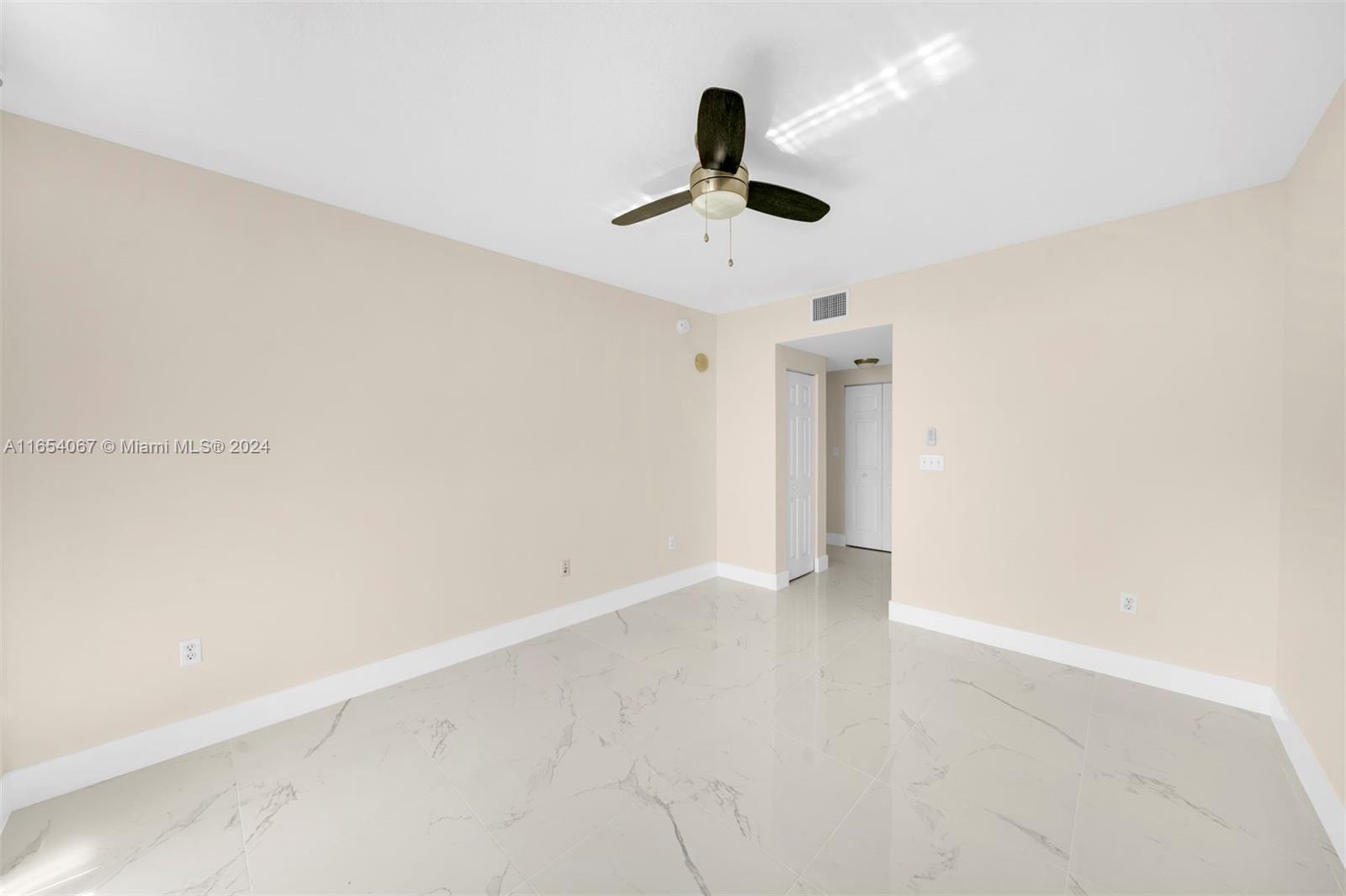 2000 N Bayshore Dr # 320