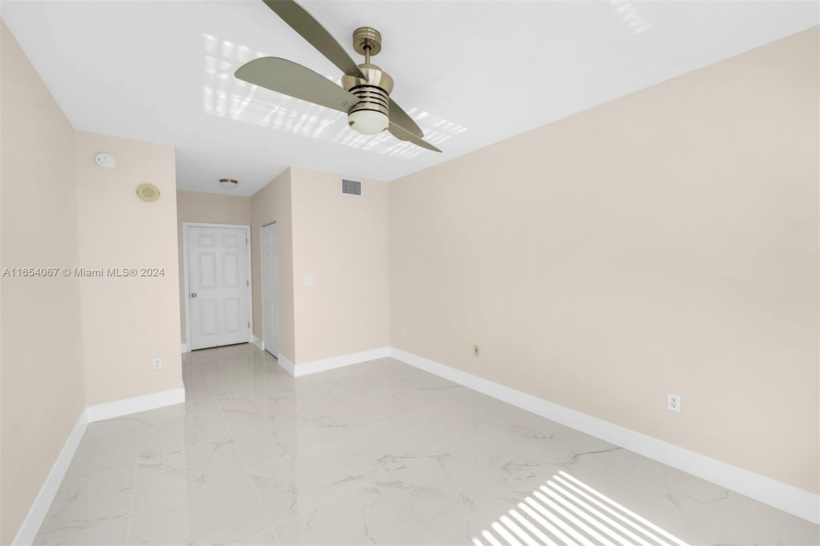 2000 N Bayshore Dr # 320