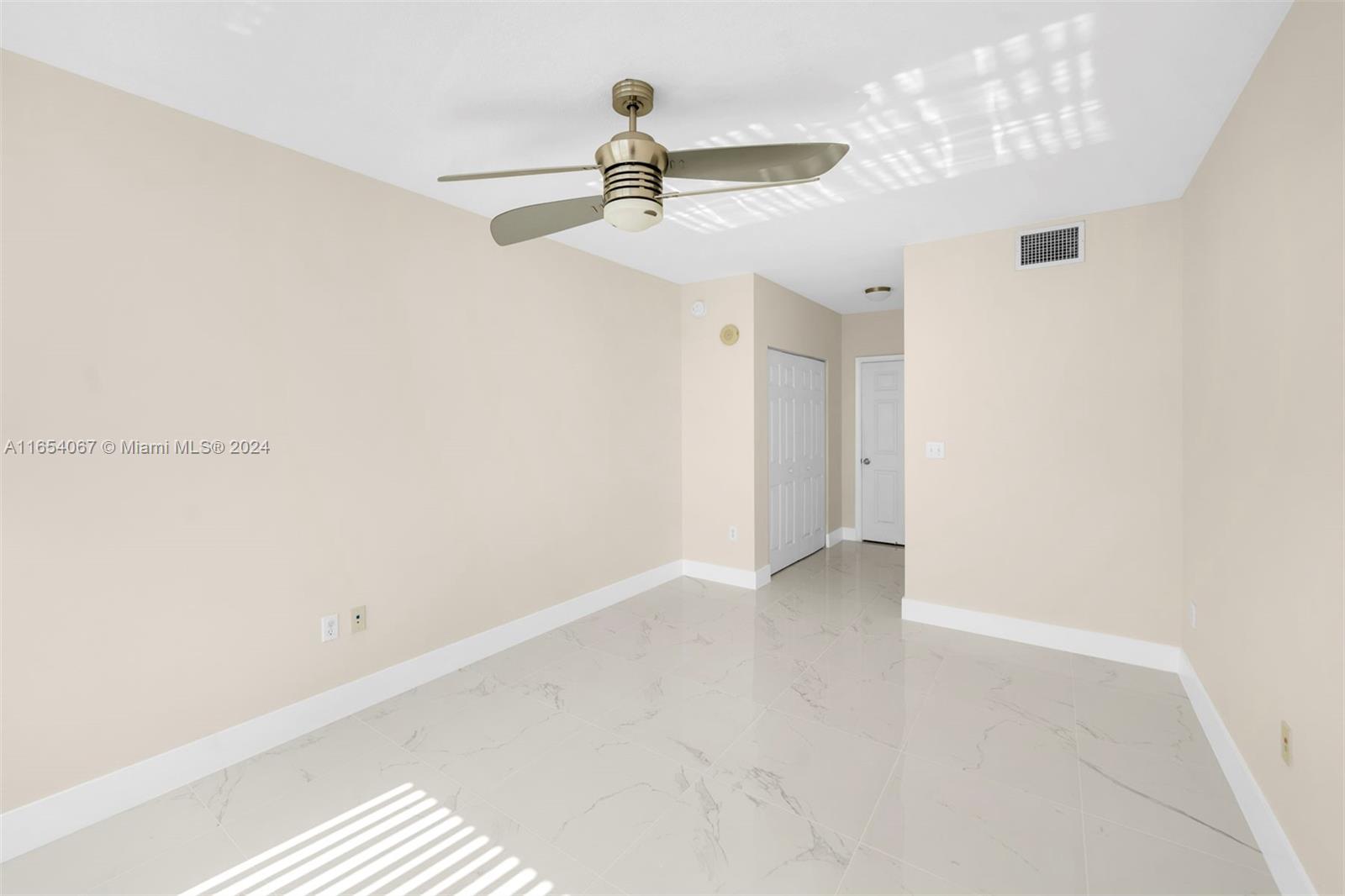 2000 N Bayshore Dr # 320