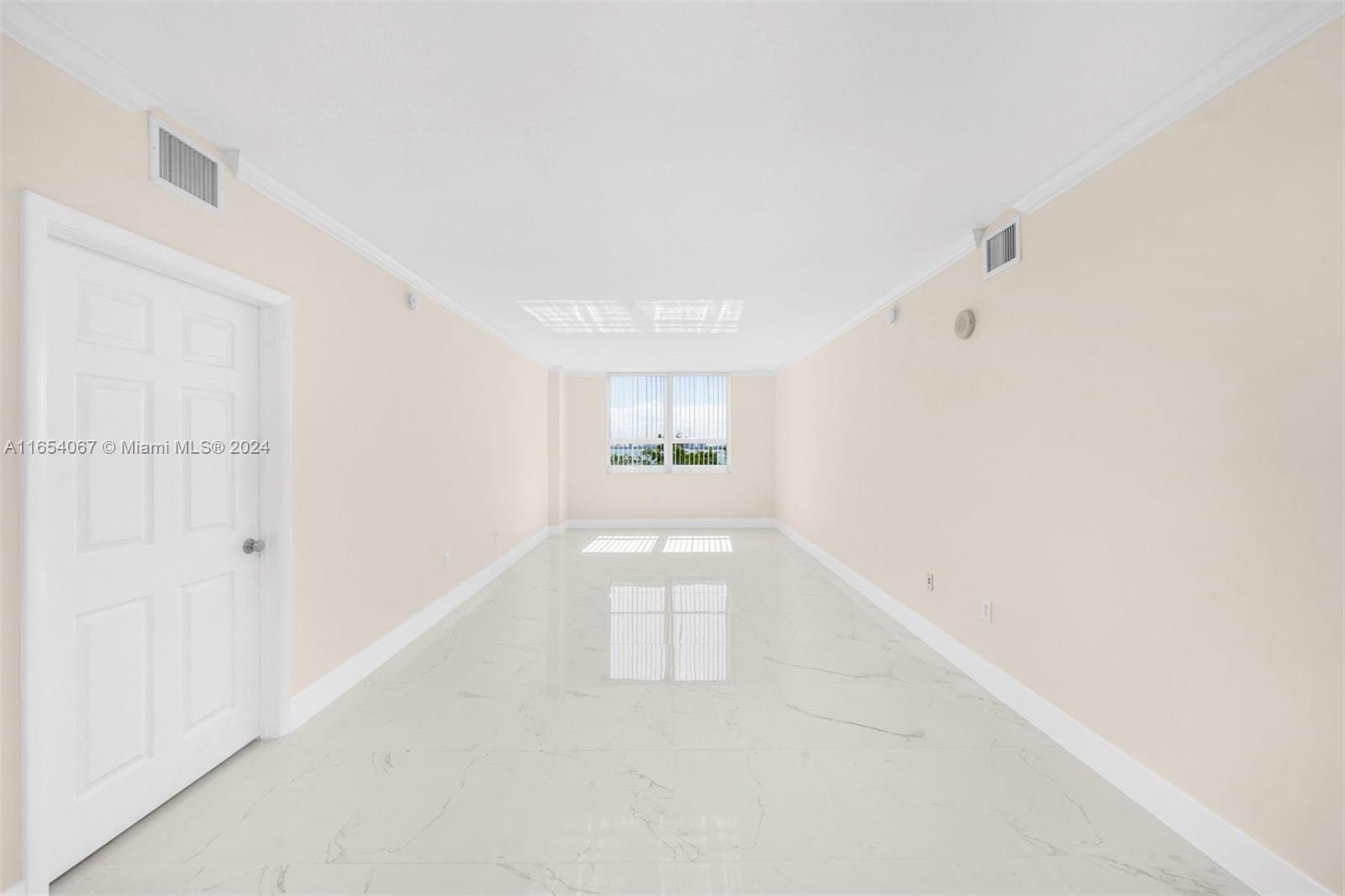 2000 N Bayshore Dr # 320