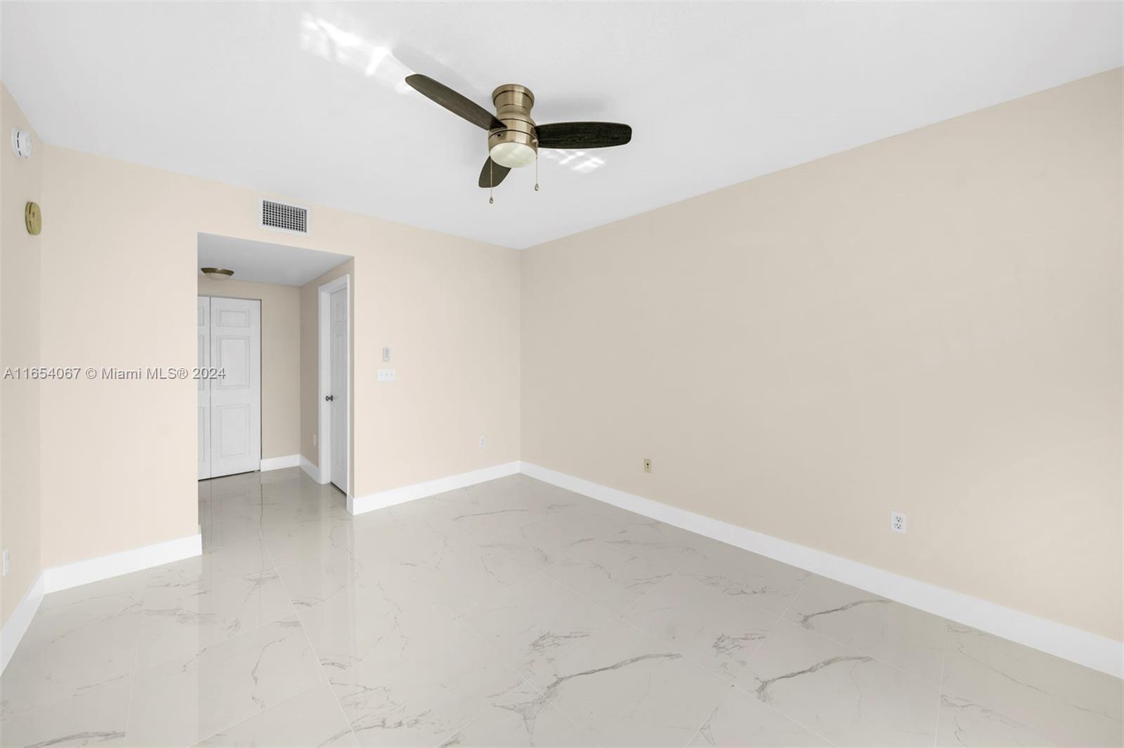 2000 N Bayshore Dr # 320