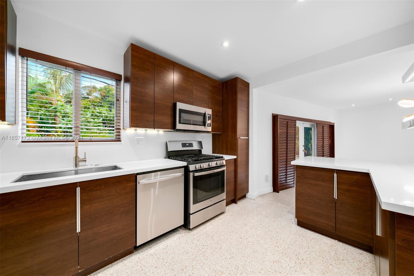 125 NE 128th St