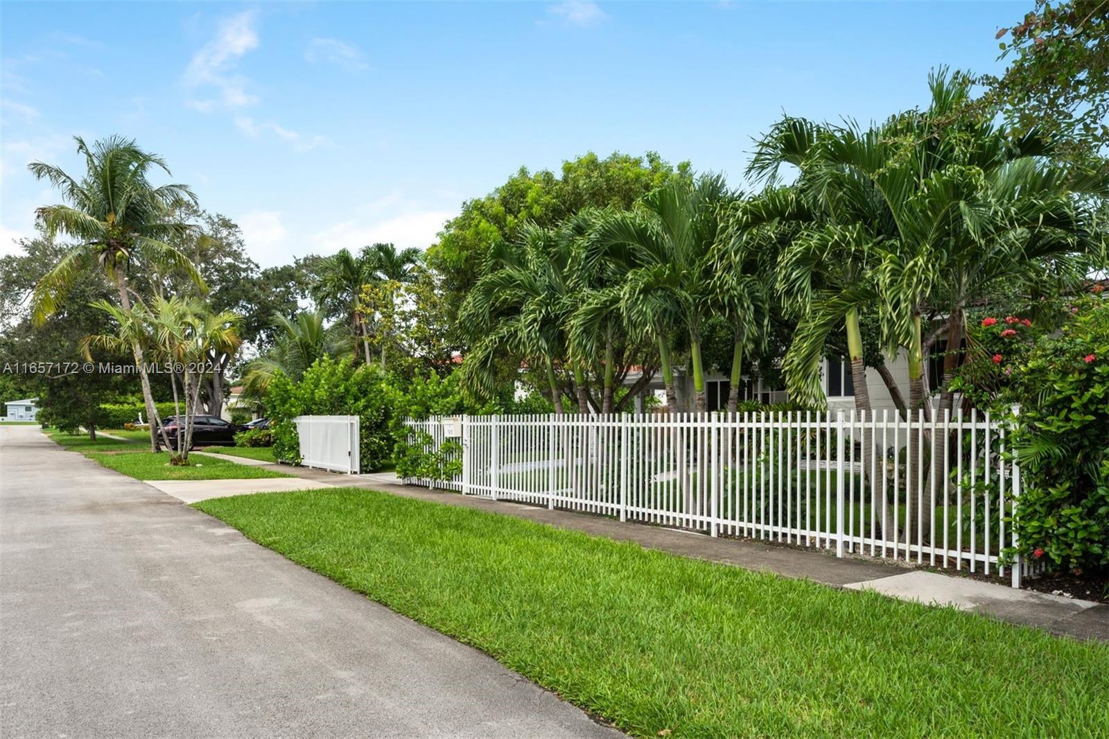 125 NE 128th St