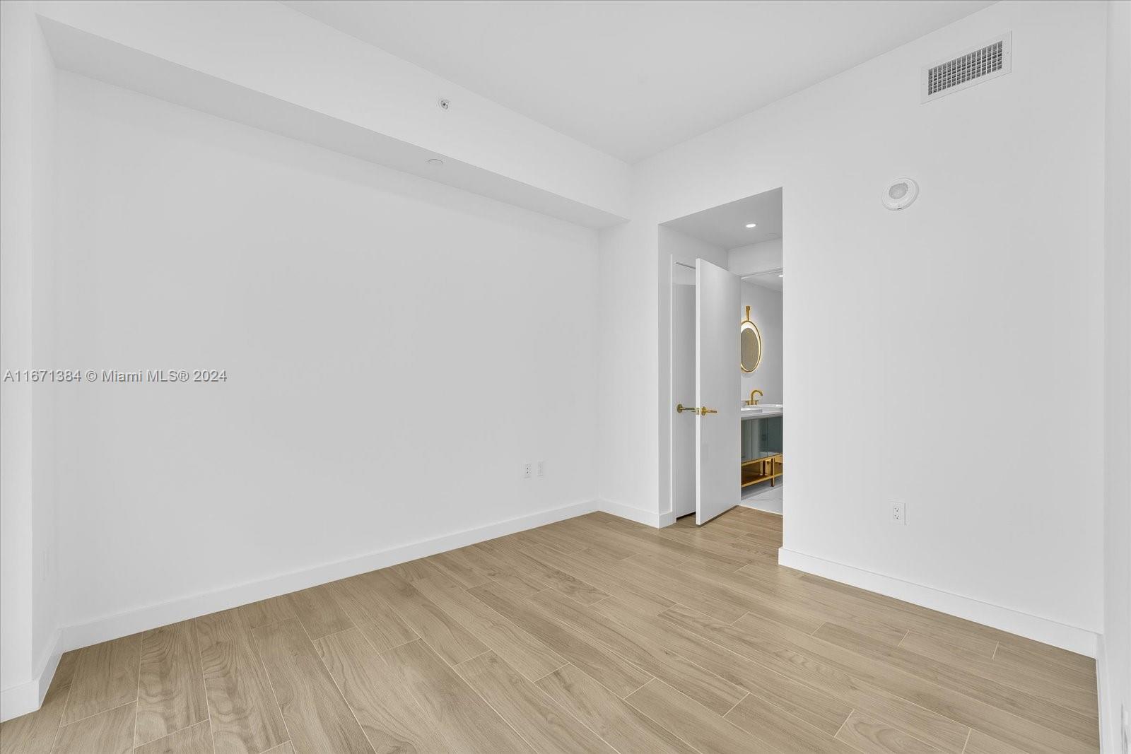 2678 Tigertail Ave # 909