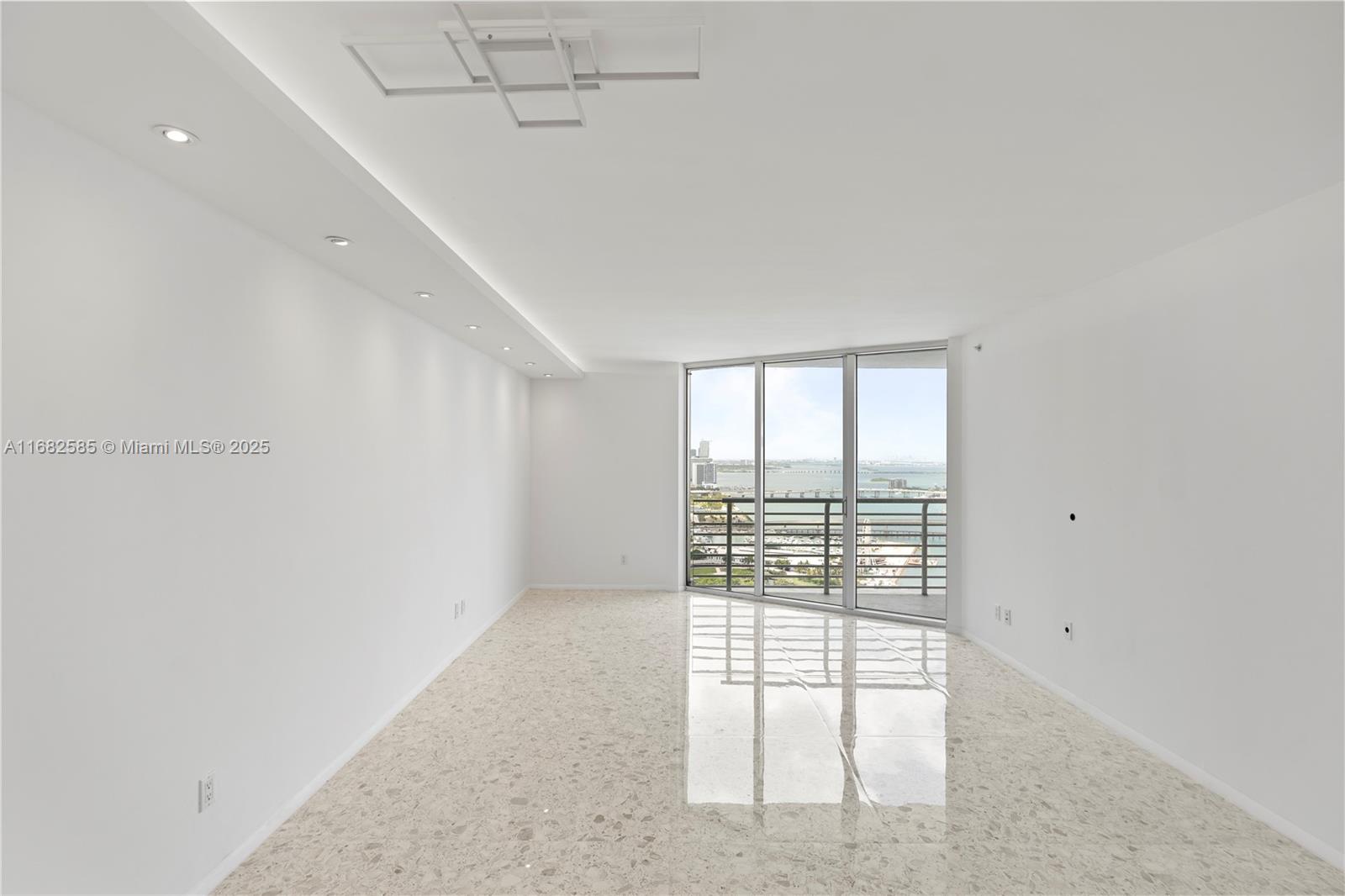 325 S Biscayne Blvd # 4218