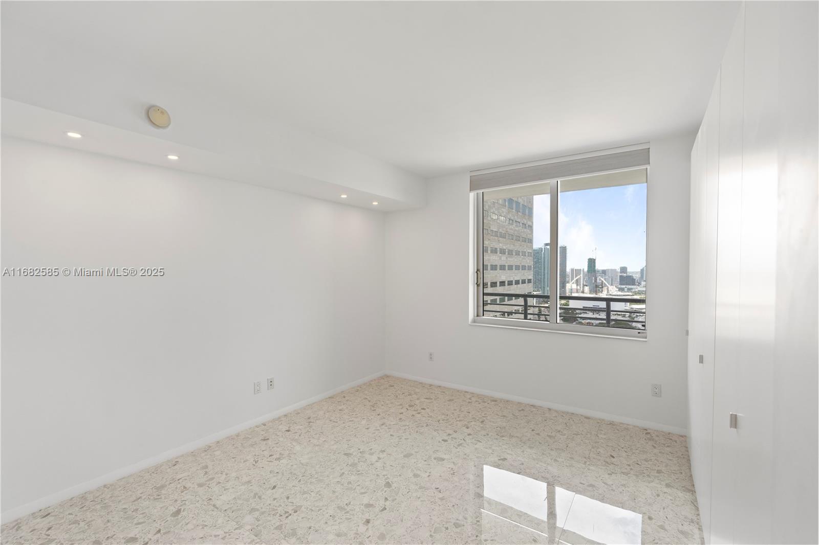 325 S Biscayne Blvd # 4218