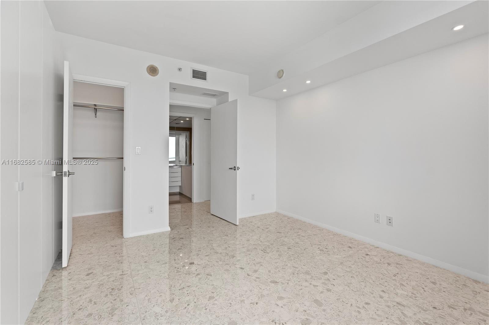 325 S Biscayne Blvd # 4218