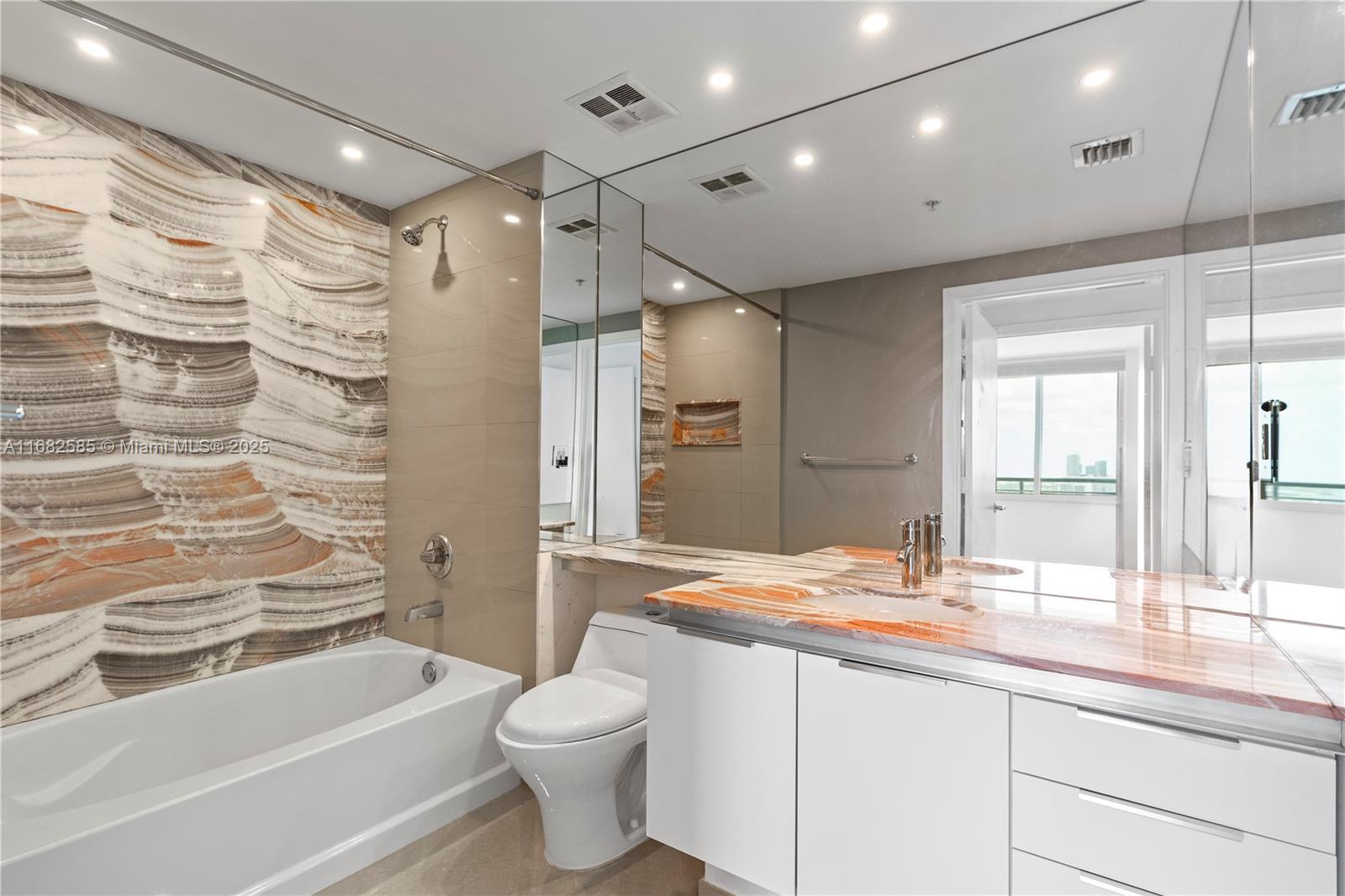 325 S Biscayne Blvd # 4218