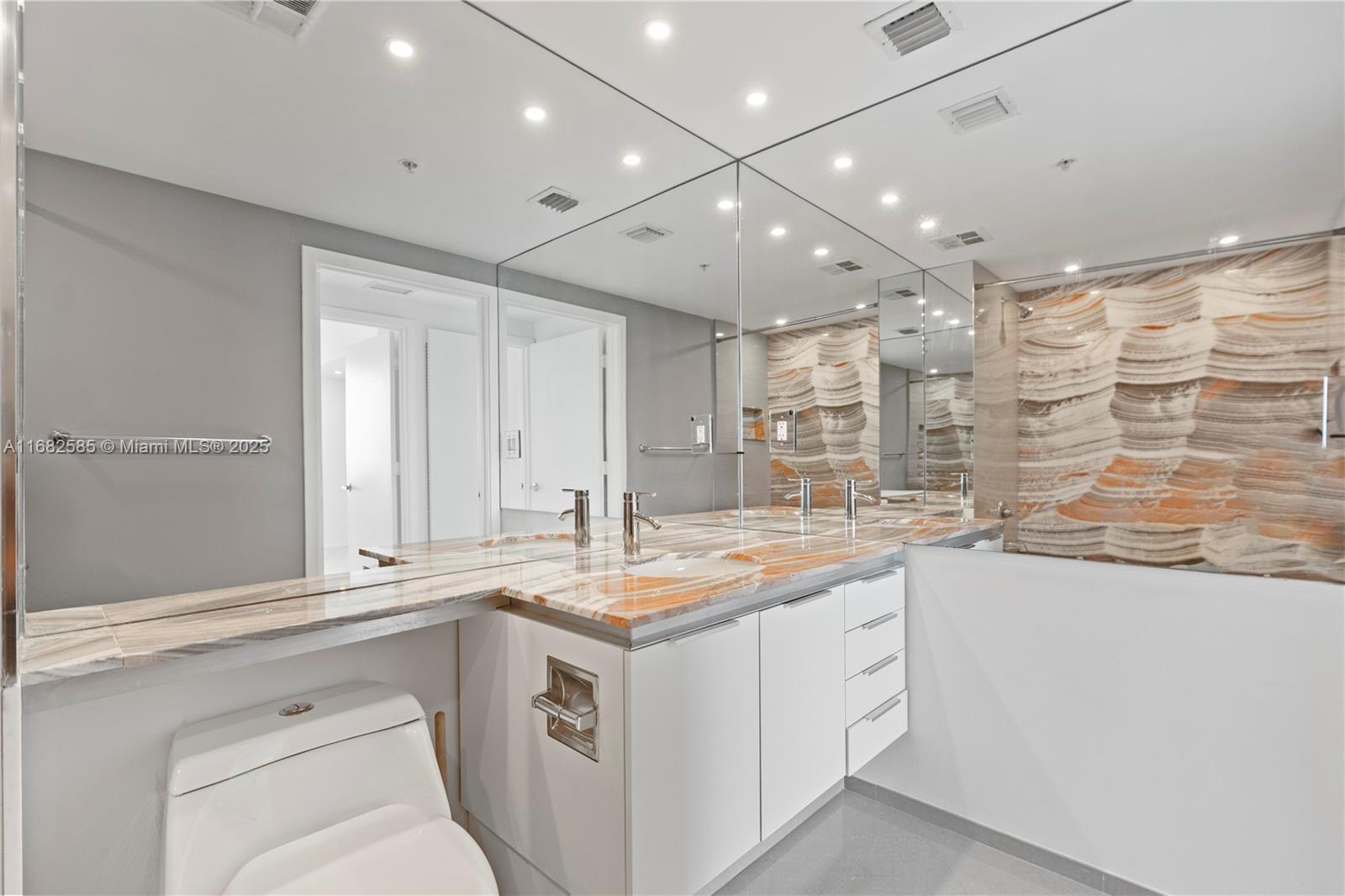 325 S Biscayne Blvd # 4218