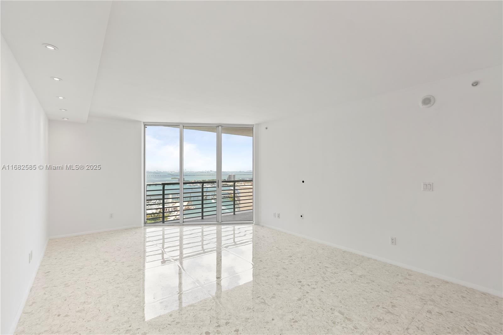 325 S Biscayne Blvd # 4218