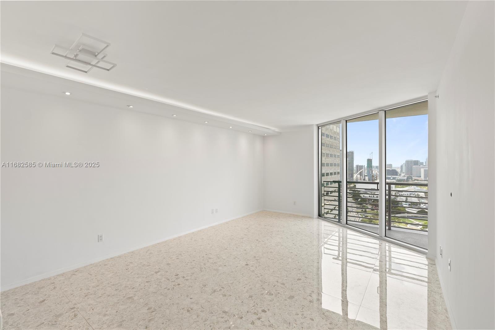 325 S Biscayne Blvd # 4218