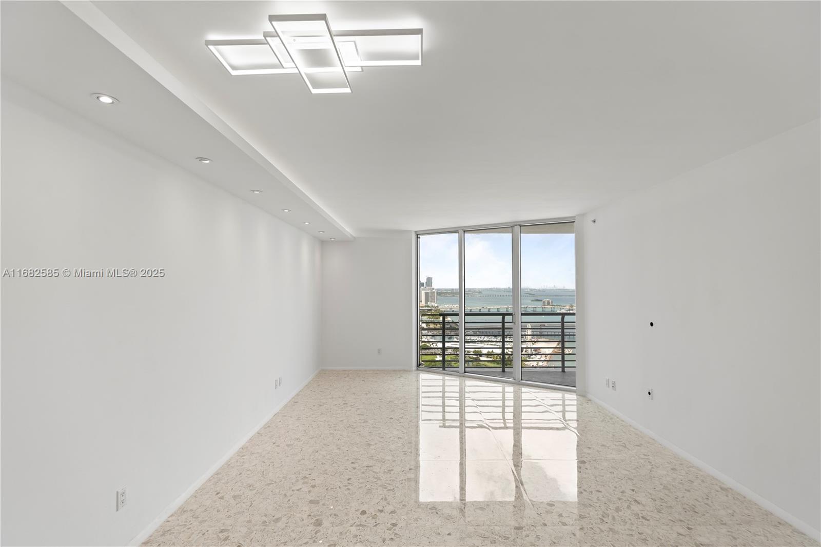 325 S Biscayne Blvd # 4218