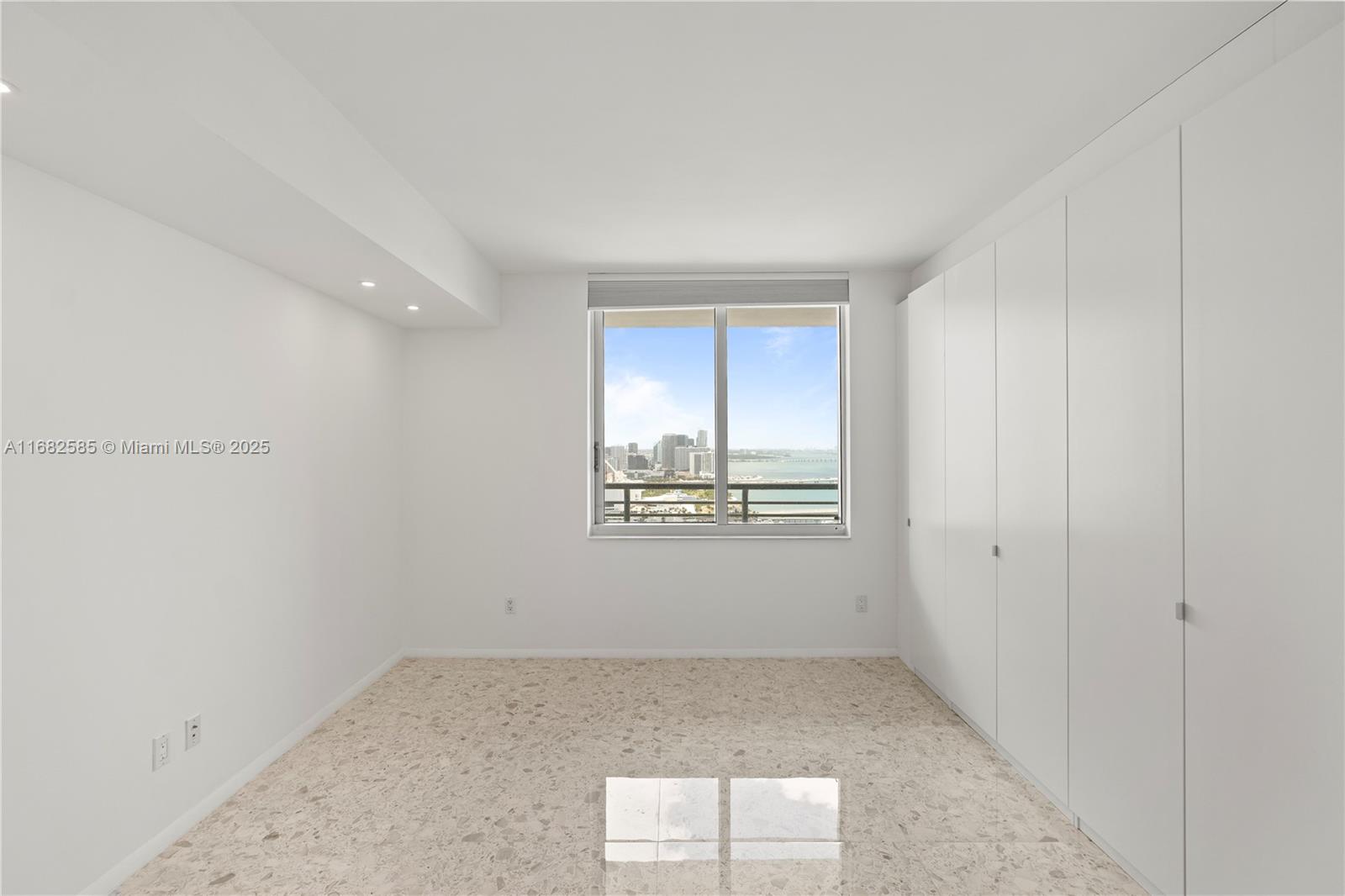 325 S Biscayne Blvd # 4218