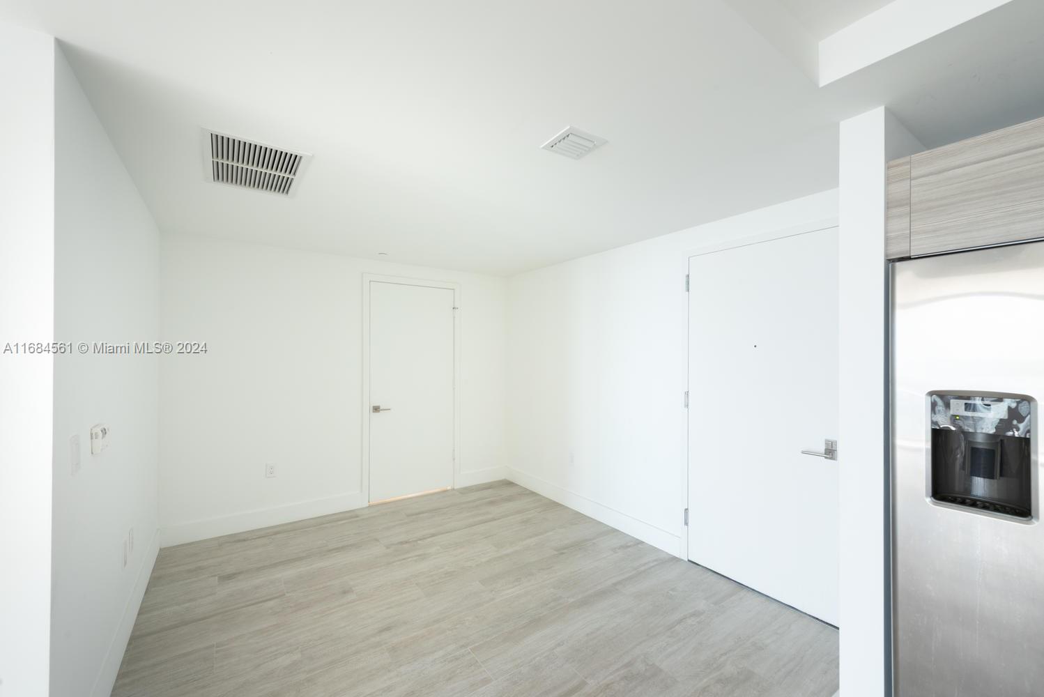 121 NE 34th St # 2905
