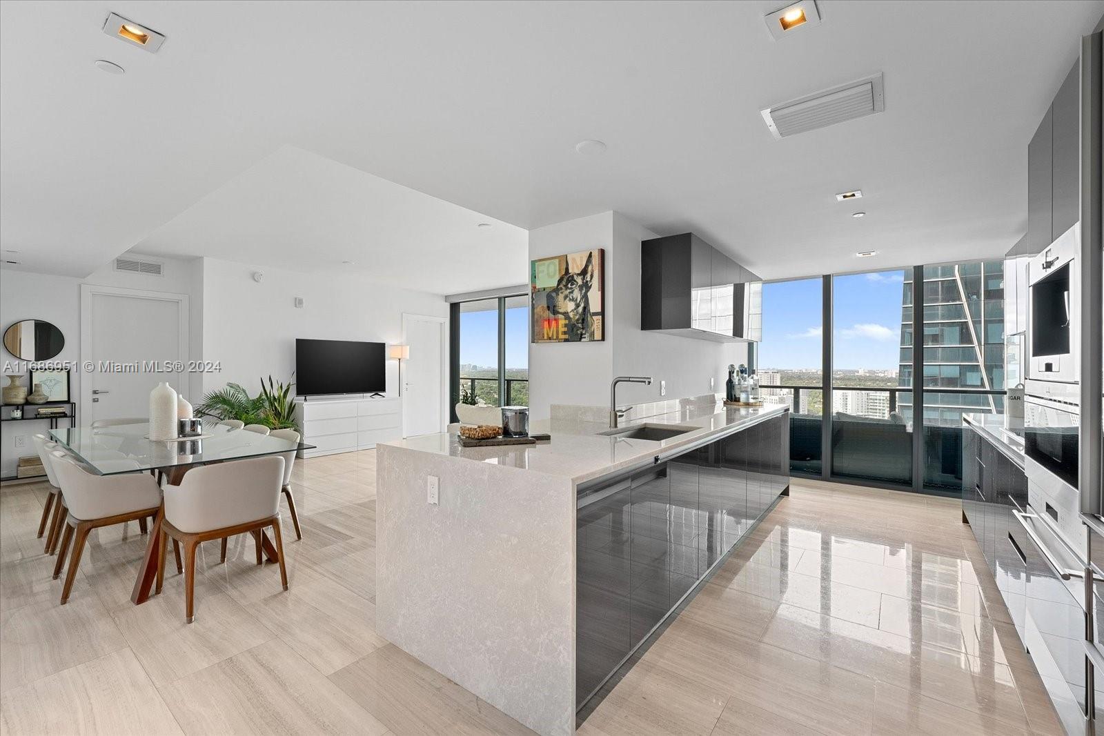 1451 Brickell Ave # 2205