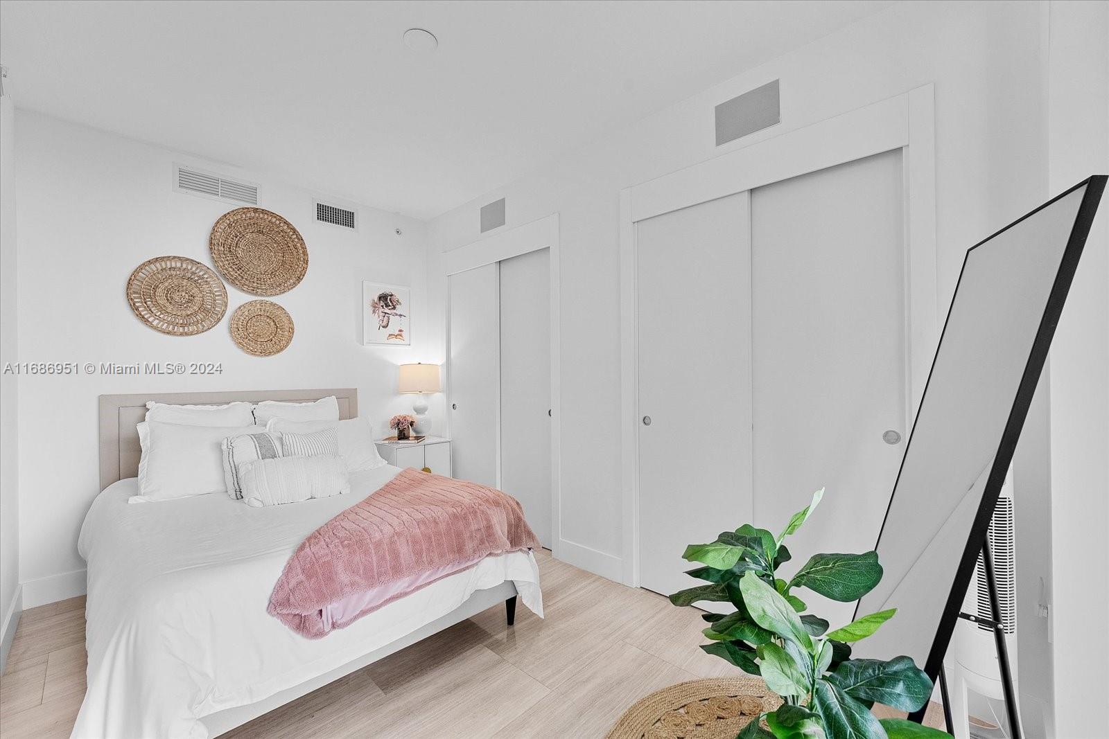 1451 Brickell Ave # 2205