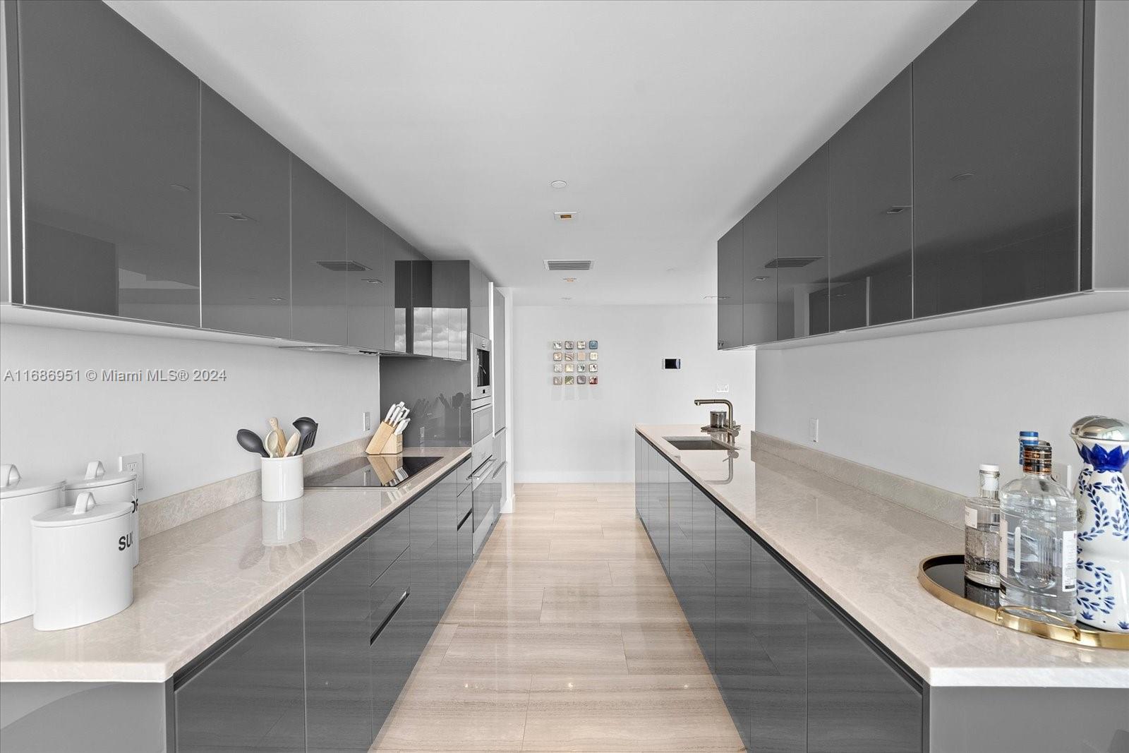 1451 Brickell Ave # 2205