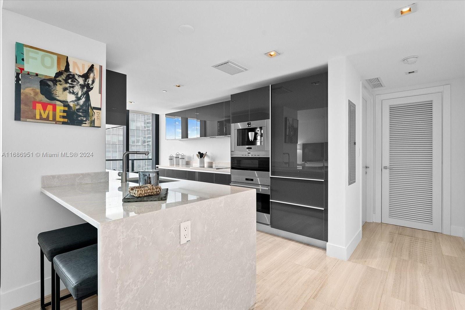 1451 Brickell Ave # 2205