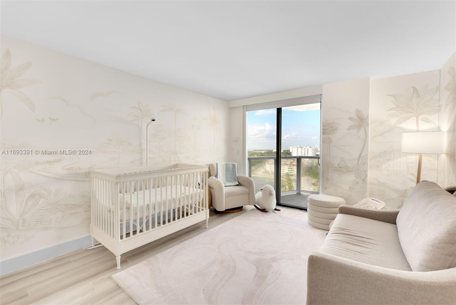 2401 Collins Ave Unit: 1510/1511